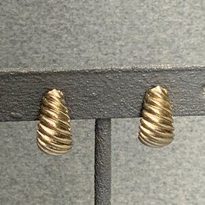 Semi Hoop Pierced Earrings 0.75 In Silver Diagonally Grooved Curl Retro Vintage